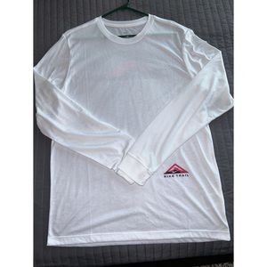 Men’s Nike Trail Long Sleeve Tee